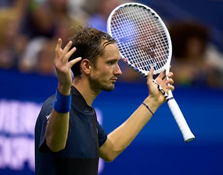 メド、シナーを破り4強進出