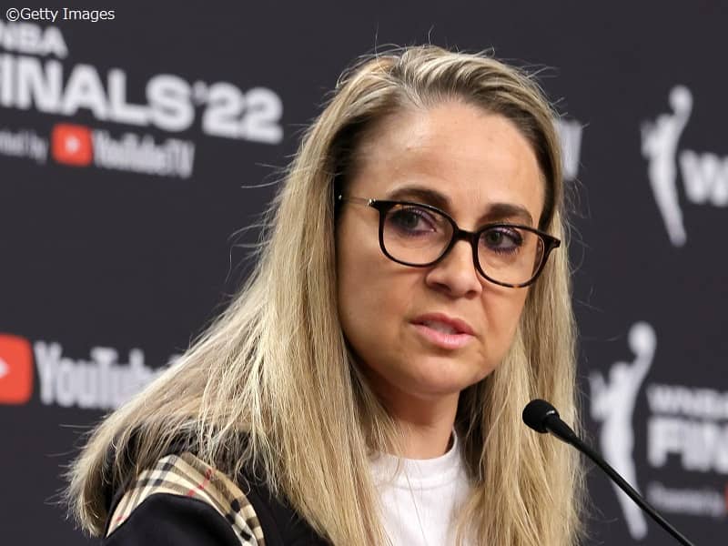ラスベガス・エーセズをWNBA初優勝へ導いたベッキー・ハモンHCが『ESPN』のアナリストへ