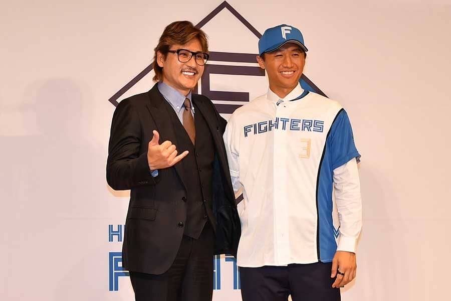 ハム“逆輸入”ドラ3加藤豪将が入団会見「夢のよう」　新庄監督も驚き「素直にデカい」