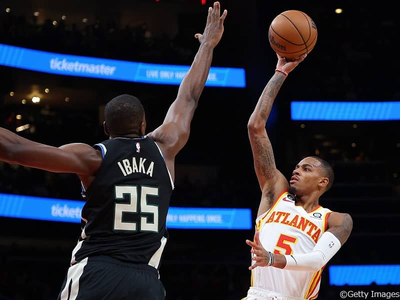 ヤング不在のホークスが今季初の3連勝…バックスの開幕連勝は9でストップ