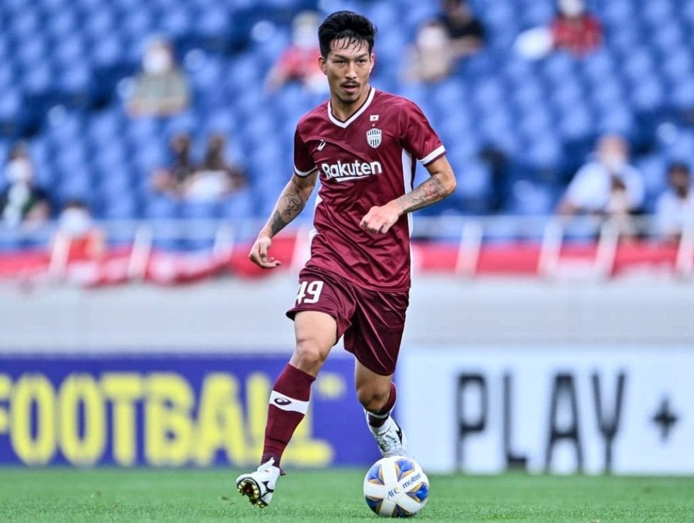 ｢3人さん素敵です｣!! 札幌移籍の小林祐希、武藤嘉紀＆槙野智章との3ショットに反響! 元日本代表MFが公開した｢移籍発表時｣の激レアショット