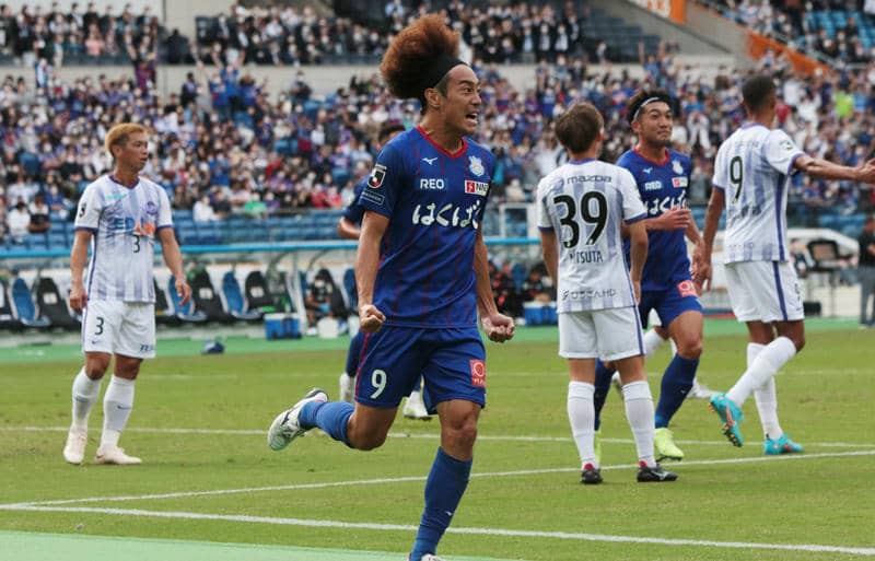 甲府の天皇杯優勝の立役者・三平和司が契約更新「P.S. 契約更新します」