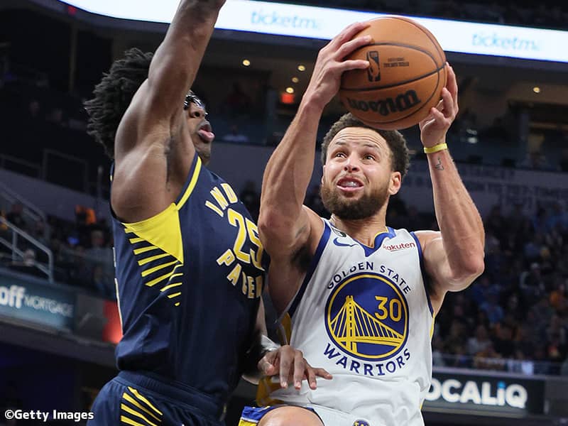 昨季王者に打撃…ウォリアーズのステフィン・カリーが左肩の亜脱臼で数週間の離脱