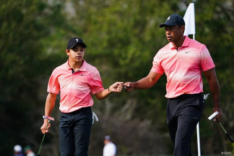 トーマス組が首位 ウッズ組は2打差2位発進／PNC選手権初日