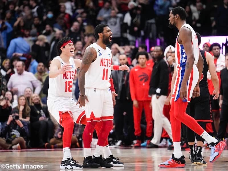 ネッツの二枚看板が計81得点を挙げピストンズに逆転勝利…渡邊もマルチな活躍で6連勝