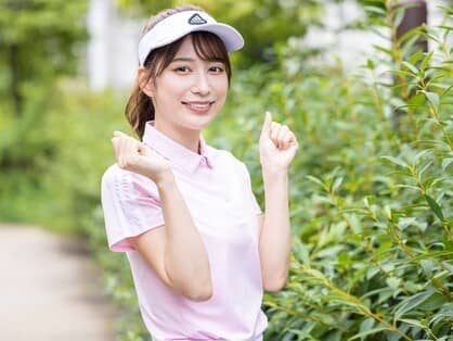 雪平莉左がゴルフレッスンでスライスを直す。「クラブフェースの向きを意識するだけで変わった！」