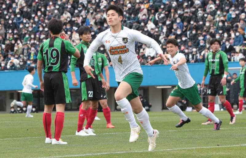 2回戦から登場の王者、青森山田が初戦突破！　広島皆実との接戦をセットプレーで制す【高校サッカー選手権】