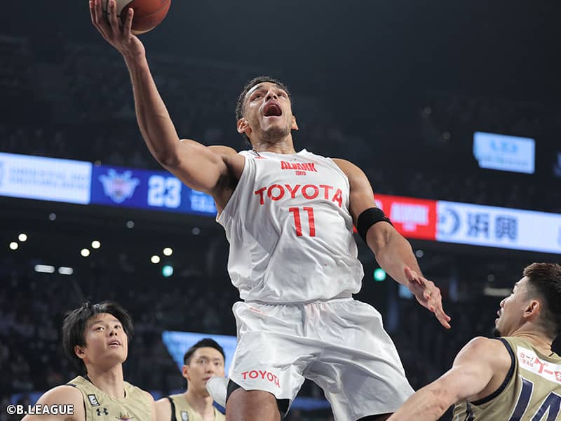 A東京が琉球を接戦で下し11連勝…セバスチャン・サイズら先発5名が2ケタ得点を記録