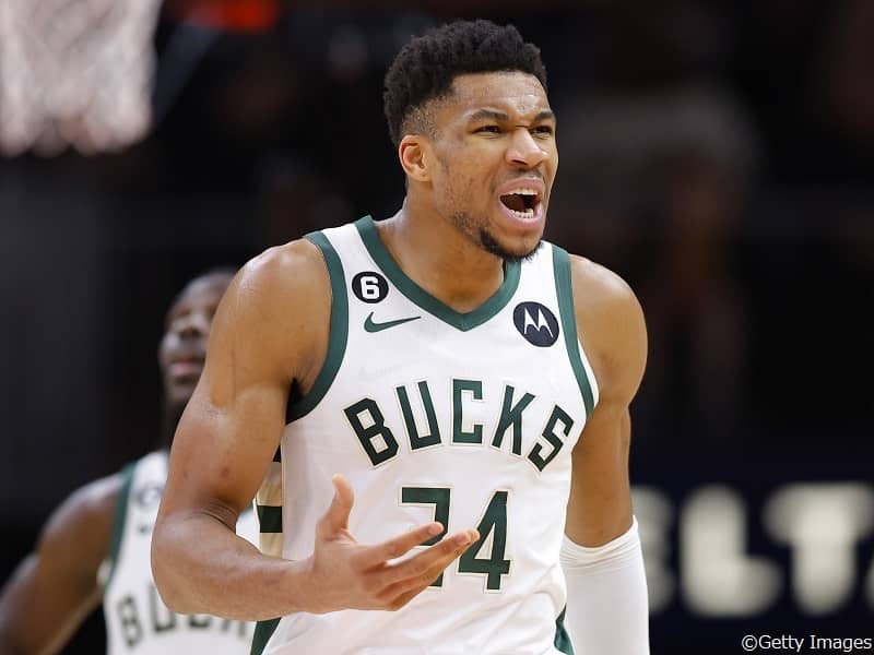 ヤニスが直近3試合で2度目の1ケタ得点…現役で連続2ケタ得点記録を保持する選手は？