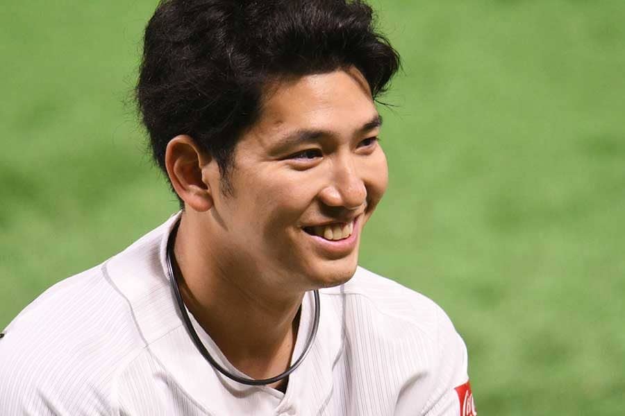 鷹・栗原、元同僚レジェンドと再会を報告　衝撃の“変身ぶり”にファン「どこの偉人かと」