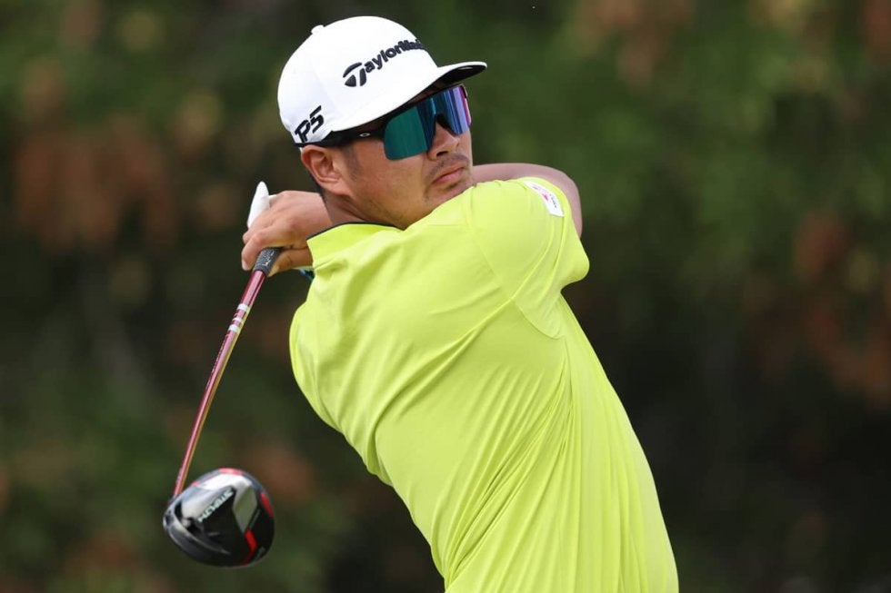 久常涼が6連続含む9バーディで首位発進 比嘉一貴も5位の好位置