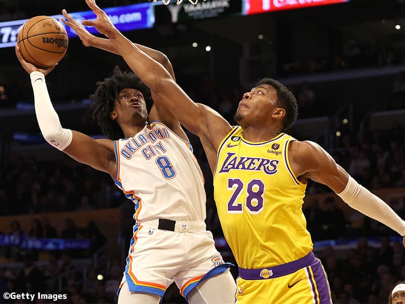 第4Qで手痛いランを許したレイカーズがサンダーに惜敗…八村は3試合ぶりの2ケタ得点