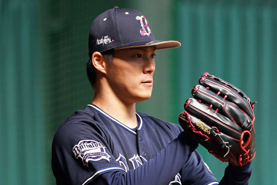 驚異の新フォーム…高速魔球が「見えない」　山本由伸がまた進化、森友哉も「嬉しそう」