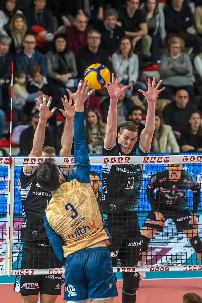 髙橋藍のパドヴァはヴェローナと激闘も一歩及ばず