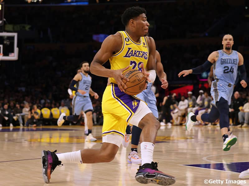 八村塁、6試合ぶり2ケタの17得点と躍動…レイカーズがグリズリーズを下して連勝