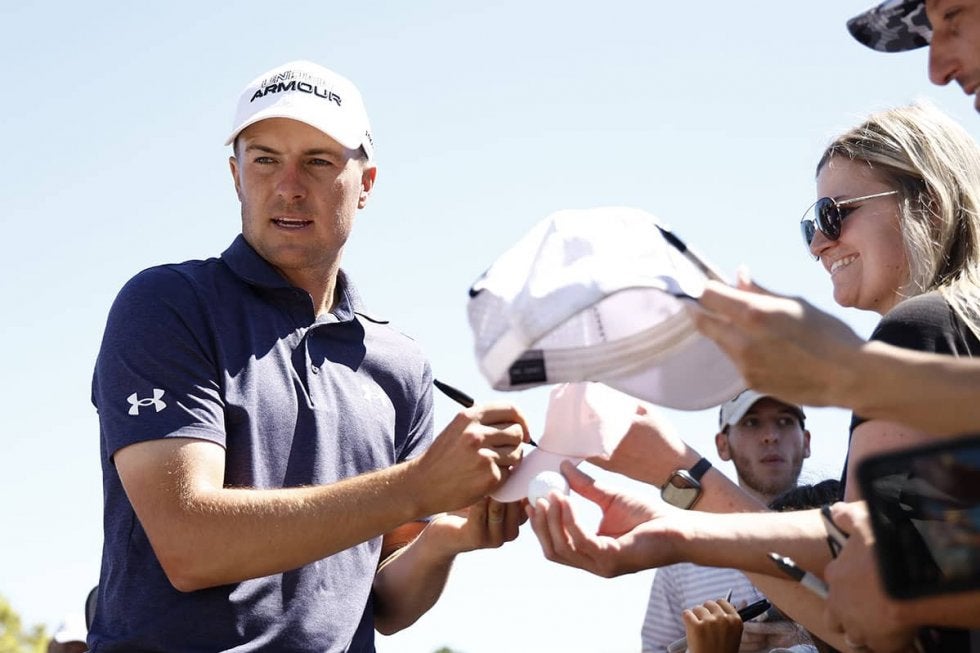 スピースが1打差4位発進 3連覇かかるバーンズは12位