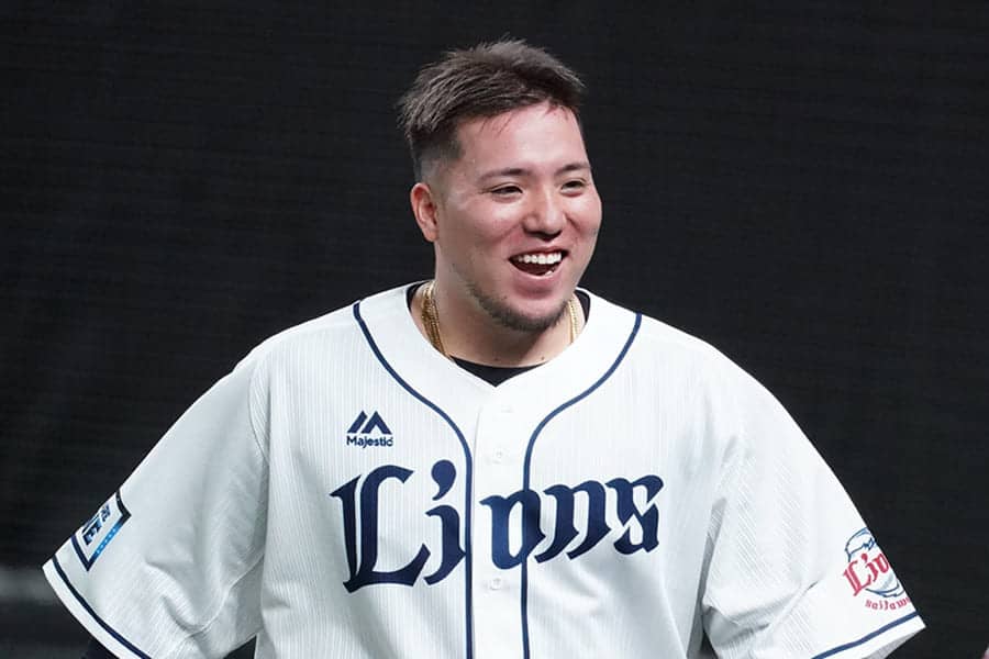 杉谷拳士氏がベルーナDで“山川イジリ”　「シャンパンの開け方わからず…忘れません」