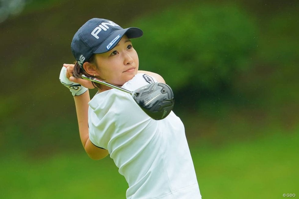 平井亜実が3打リードの単独首位で最終日へ／女子下部