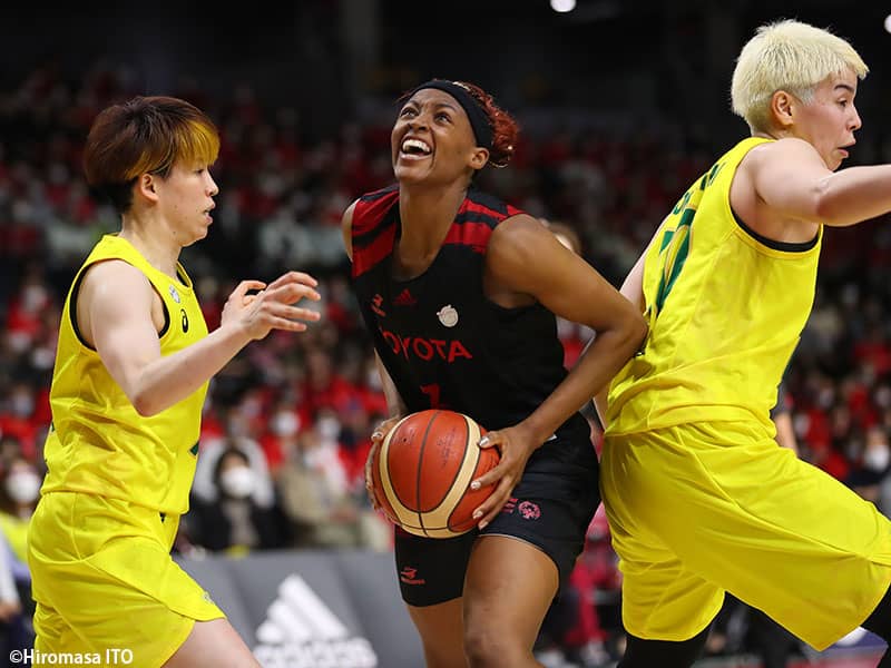 相手のミスを見逃さなかったトヨタ自動車が先勝…リーグ３連覇に王手