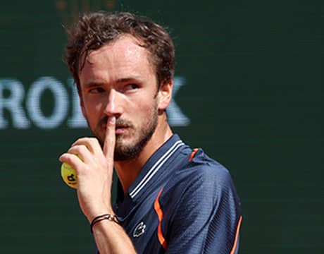 メド 6カ月ぶりトップ3復帰