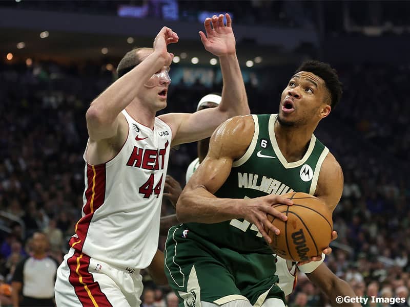 第1シードのバックスが初戦敗退の波乱…ジミー・バトラー率いるヒートに苦杯