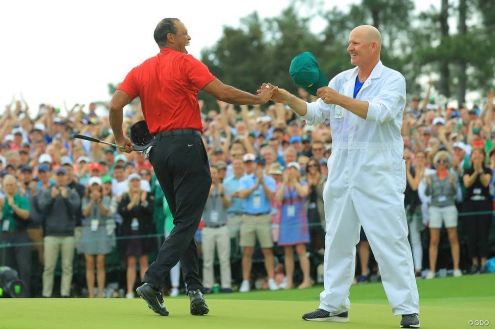 タイガー・ウッズが専属キャディと離別か コンビ結成12年