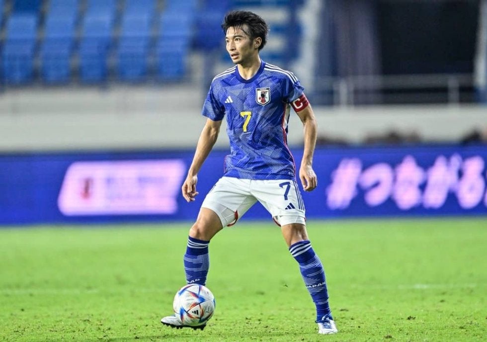 「みんな欲しがっていたんですよ」柴崎岳がマドリードに日本人学校に贈った、大量の贈り物！ W杯前に出会った子どもたちの「顔を忘れられずに」