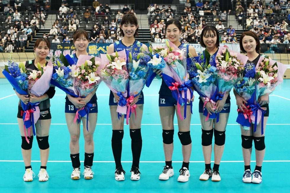 石井優希らが涙と笑顔で引退　久光の新アリーナでセレモニーマッチを実施