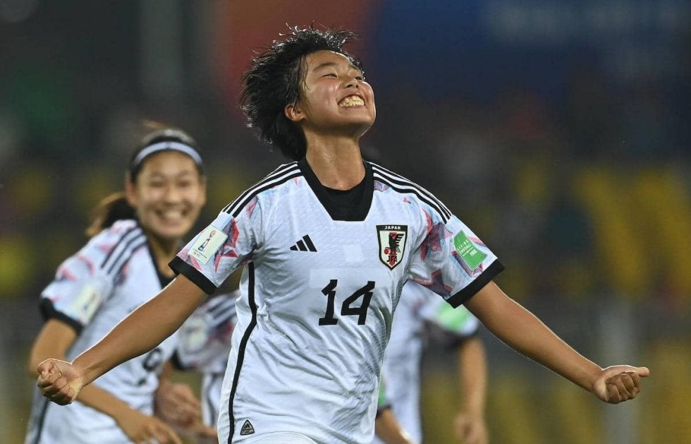 谷川萌々子が既視感の直接FK先制弾!U-19日本女子の初陣は3発快勝《SLC》