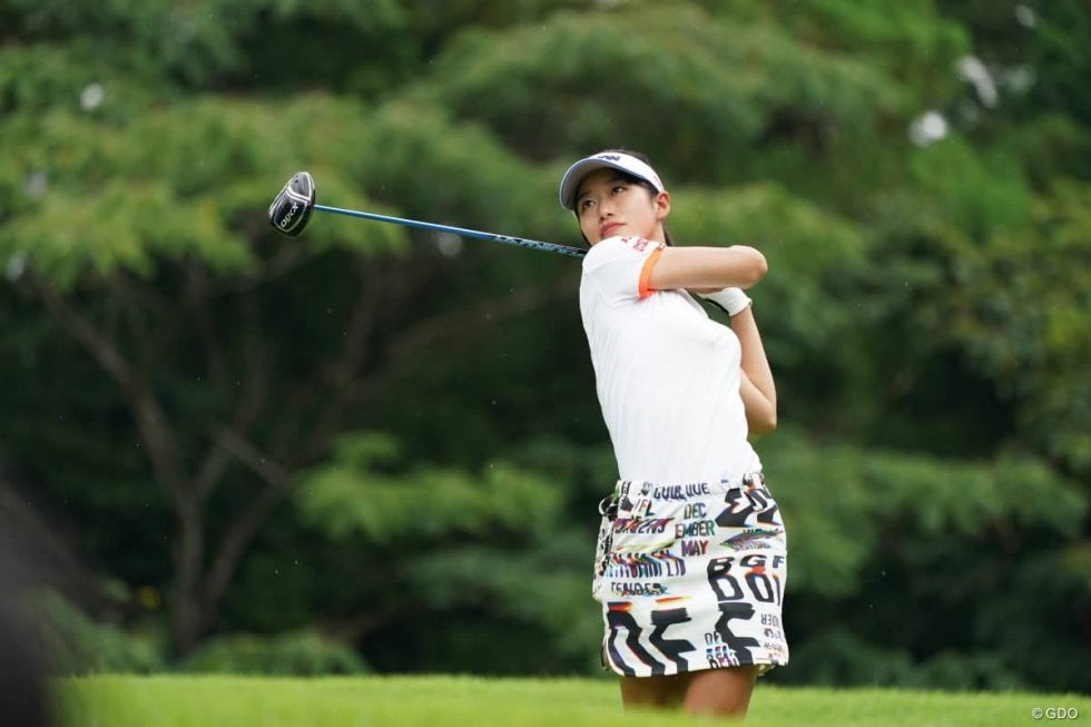 吉本ここねが首位発進 レギュラー2勝の酒井美紀5位／女子下部