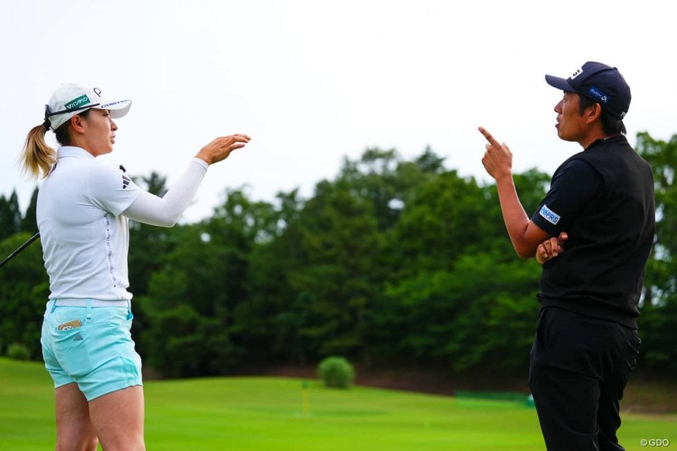 「ハチャメチャな選手」から探る正解 コーチと渋野日向子が試した一週間