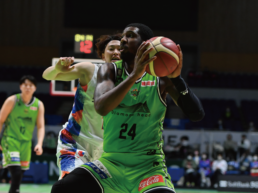 レバンガ北海道がオールラウンドな活躍が期待されるデモン・ブルックスとの契約継続を発表