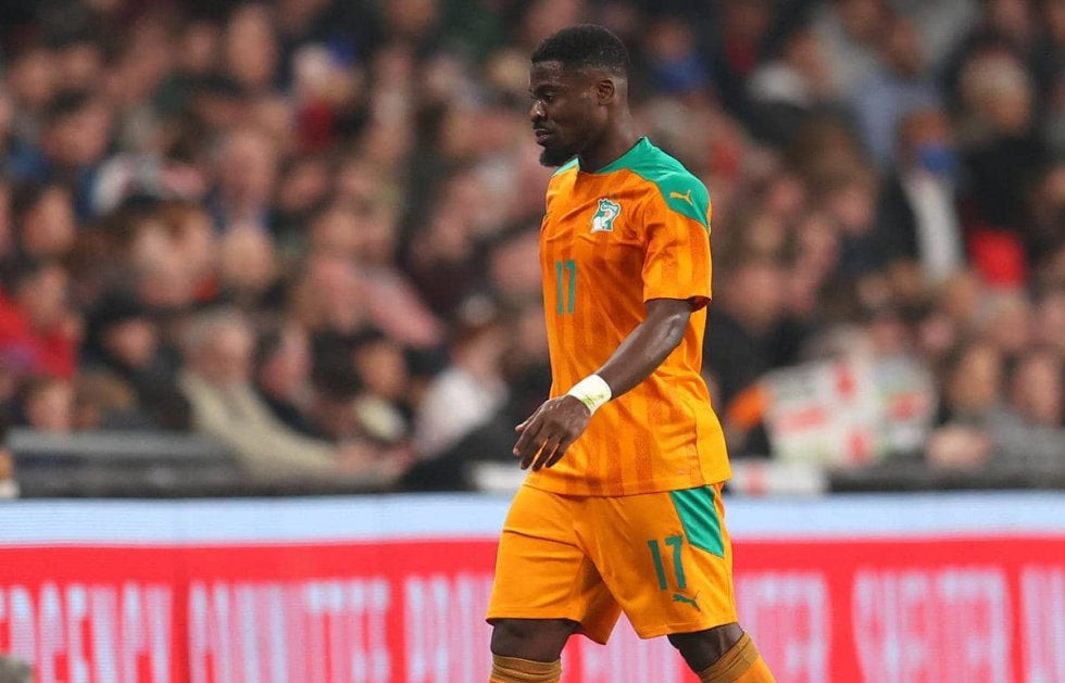 コートジボワール代表DFが衝撃の25mオウンゴール…不運とミスが重なり「GKの失敗でさらに大惨事に」 サッカー スポーツブル (スポブル)