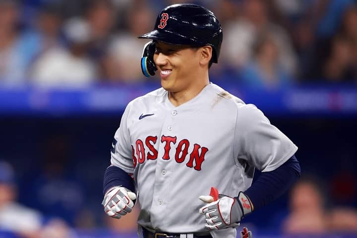 「たいしたマッスルだ」吉田正尚、8試合ぶりの確信弾！ 打った瞬間の特大アーチに米識者たちも興奮「最高のミサイル」