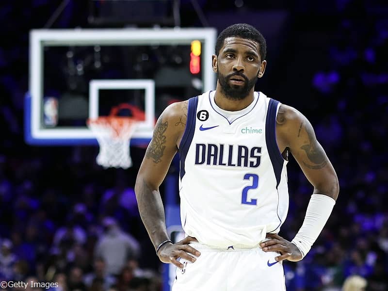 今夏最大の注目FAだったカイリー・アービングが3年約181億円でマブスとの再契約に合意