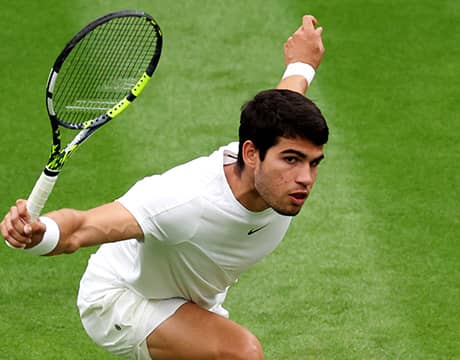 アルカラス 快勝で初戦突破