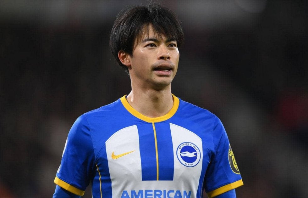 「かっこ良すぎて死ぬ」「激アツすぎる」三笘薫、珍しい野球ユニフォーム姿が話題に「1番ショート？」「野球選手でもおかしくない肩幅」