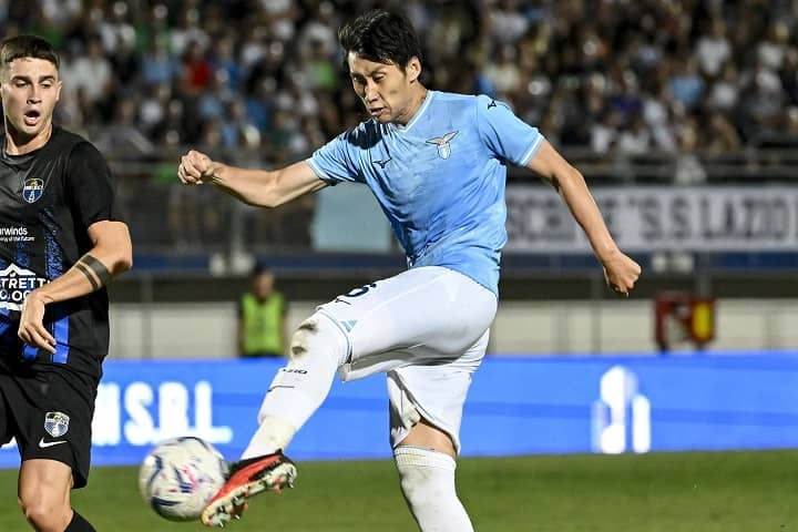 「カマダはすぐに主人公になった」実戦デビューで初ゴールの鎌田大地を現地メディアも高評価「サッリ監督の注目株」