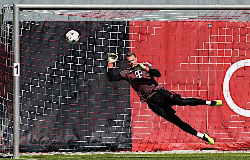 バイエルンに朗報！ノイアーがチームトレーニングに復帰