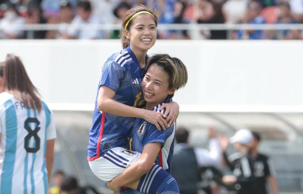 「これが尊いということか」「可愛すぎ」圧勝したなでしこジャパン、試合後の長谷川唯＆田中美南＆岩渕真奈のインタビューごっこが話題沸騰「癒しだわ」