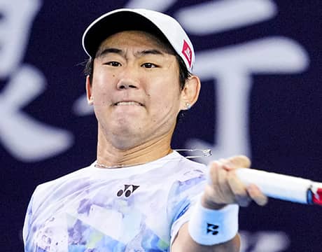 西岡 3時間激闘制し初戦突破