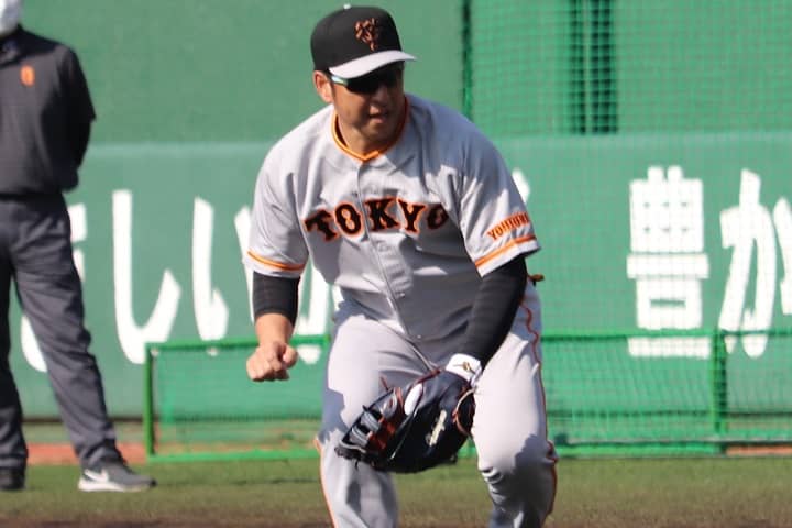 2000安打目前で構想外の中島宏之 過去に大台目前で巨人を去った