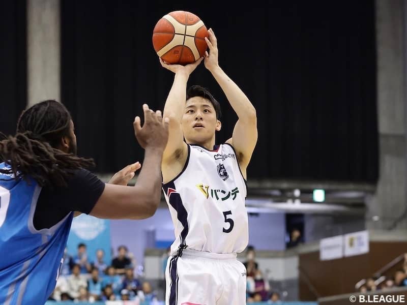 勝負強さを発揮した河村勇輝が30得点と爆発…横浜BCが京都との接戦を制して開幕2連勝