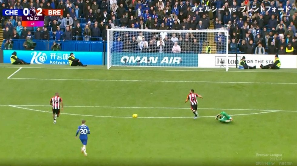 「何してんだよ」チェルシーの“リスク承知の賭け”が失敗、無人のゴールを揺らされる瞬間…「ファンが悲しむな」と同情の声も