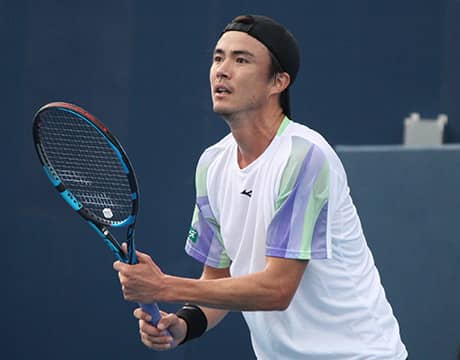 ダニエル 望月の途中棄権でCH4強へ