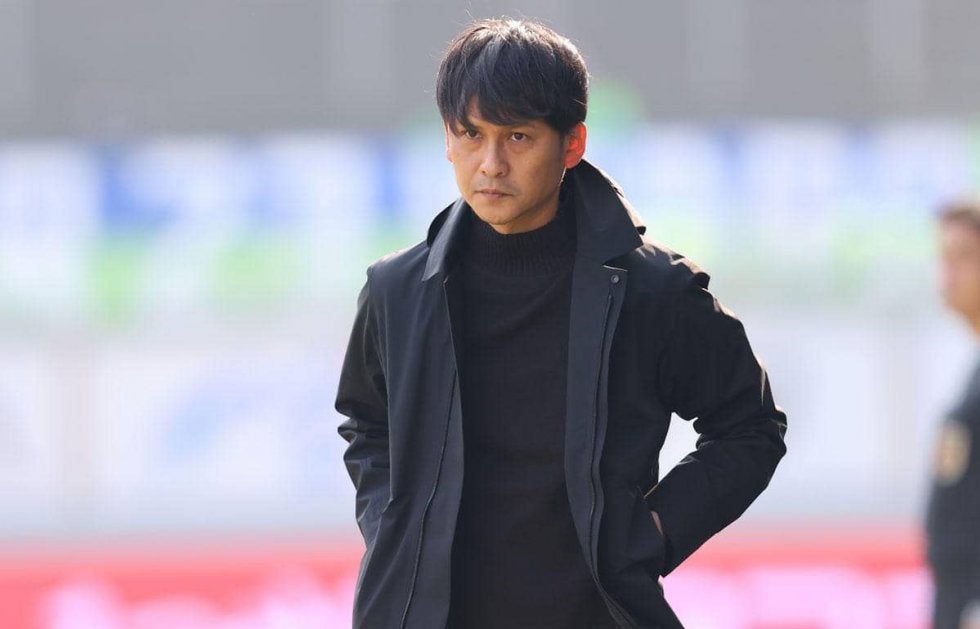 鳥栖が就任3年目を迎える川井健太監督と契約更新「幸せを感じています」 サッカー スポーツブル (スポブル)