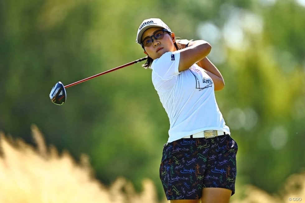 畑岡奈紗は首位キープで週末へ 古江彩佳が8位に浮上