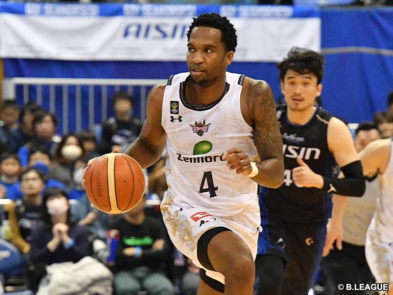 琉球のヴィック・ローに対する懲罰決定…看板踏みつけ1試合出場停止と罰金5万円