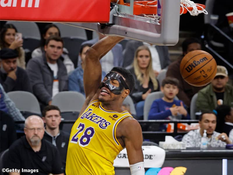 第1Qで42失点のレイカーズ、スパーズに逆転勝利はならず…八村塁は20得点で攻撃をけん引