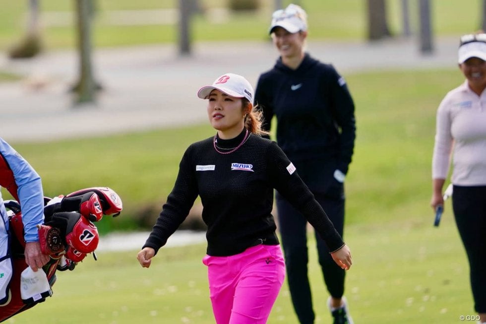 【速報】古江彩佳は2打差で残り3ホール 首位コルダらを追う